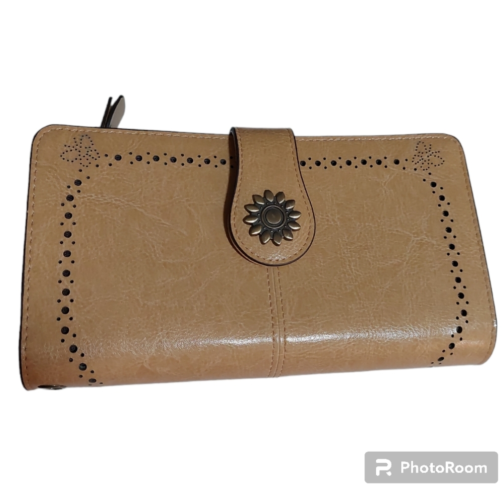 Lavemi RFID Blocking Leather Wallet NWOT